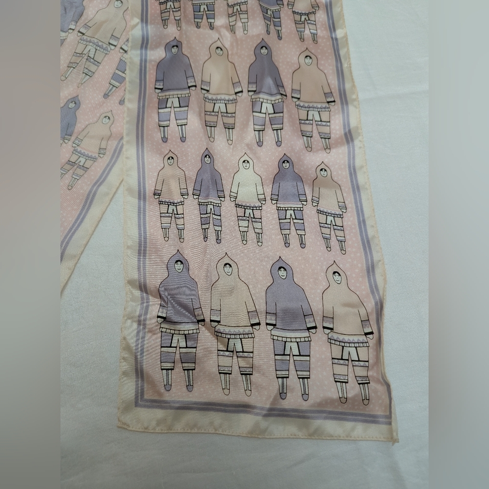 Skemo Canada Inuit scarf. Eleanor Paine Design. Pink Cream Purple Black White.